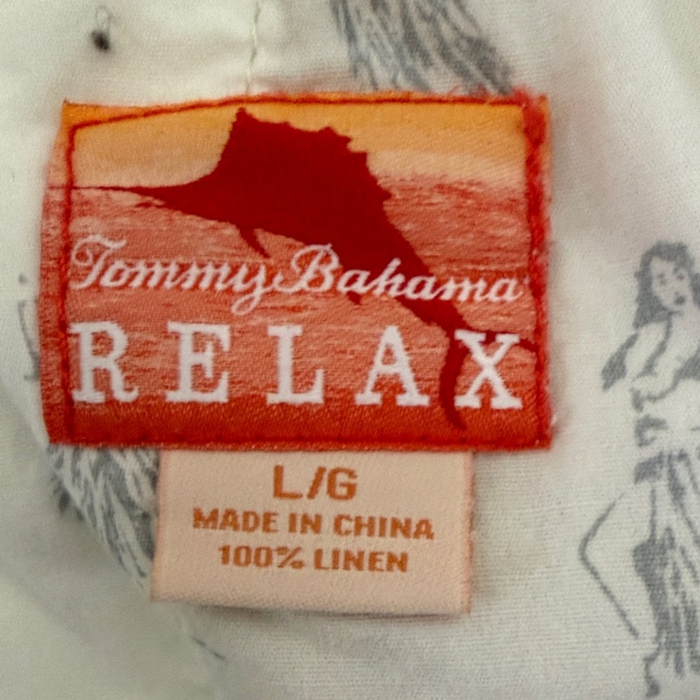 Tommy Bahama Men's Light Tan Cargo Shorts - Picture 4 of 4